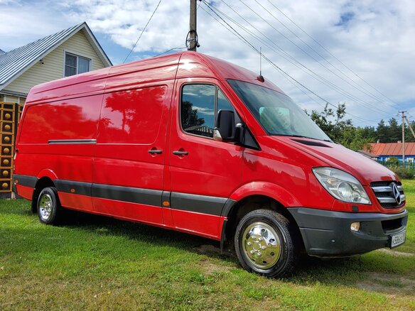 2012 Mercedes-Benz Sprinter, красный