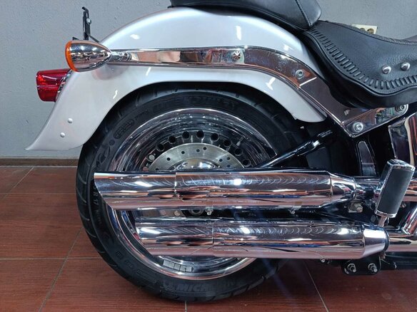 2009 Harley-Davidson Fat Boy, серый, 870000 рублей - вид 18