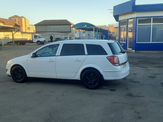 2011 Opel Astra H Рестайлинг, белый, 615000 рублей, вид 5