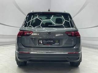 2021 Volkswagen Tiguan II Рестайлинг, серый, 3385000 рублей, вид 5