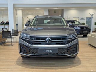 2025 Volkswagen Touareg III Рестайлинг, серый, 8590000 рублей, вид 2