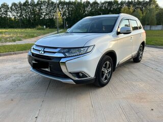2015 Mitsubishi Outlander III Рестайлинг 2, белый, 1550000 рублей, вид 2