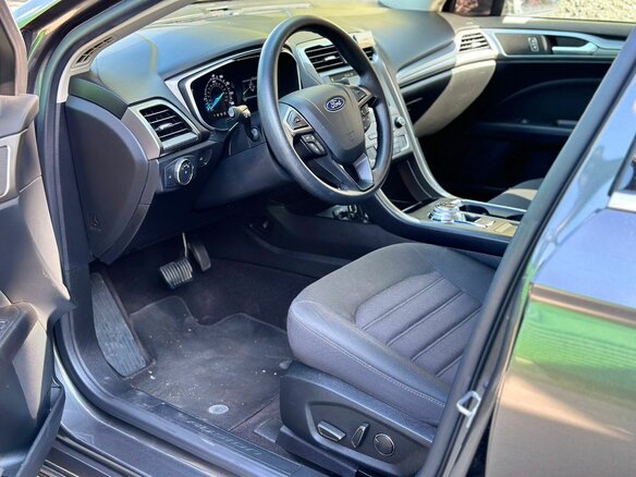 2019 Ford Fusion (North America) II Рестайлинг, серый, 1650000 рублей - вид 7