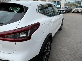2020 Nissan Qashqai II Рестайлинг, белый, 1900000 рублей, вид 2