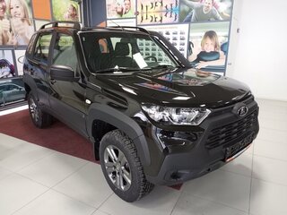 2023 Lada (ВАЗ) Niva Travel I, чёрный, 1553900 рублей, вид 3
