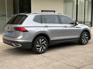 2023 Volkswagen Tiguan L II Рестайлинг (China Market), серебристый, 1860000 рублей, вид 5