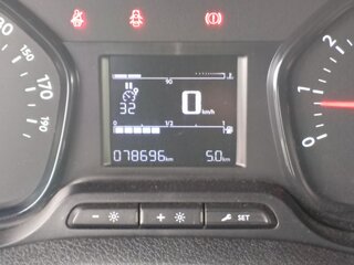 2018 Peugeot Expert, серебристый, 2455000 рублей, вид 4