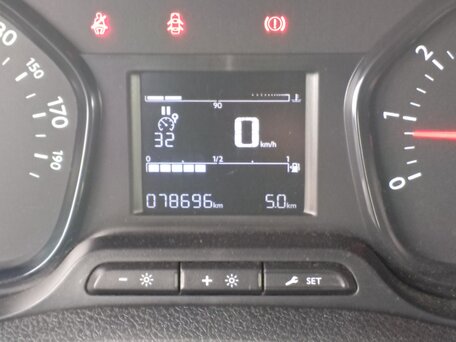 2018 Peugeot Expert, серебристый, 2600000 рублей, вид 4