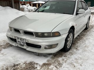 2001 Mitsubishi Galant VIII Рестайлинг, белый, 300000 рублей, вид 3