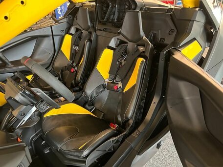 2024 BRP Can-Am Maverick R X RS SAS, жёлтый, 6199000 рублей, вид 4