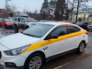 2018 Hyundai Solaris II, белый, 830000 рублей, вид 4