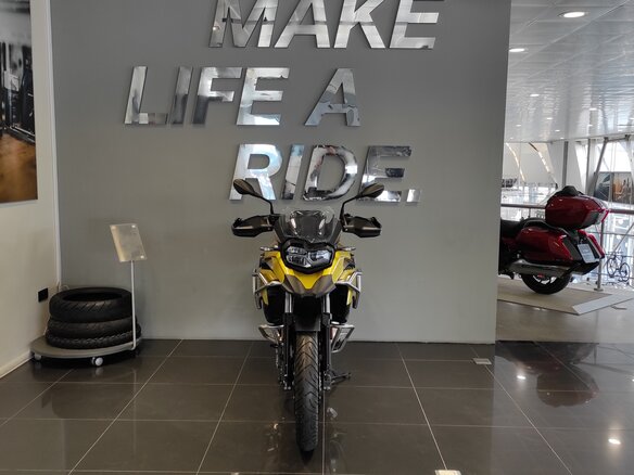 2018 BMW F 750 GS, золотистый - вид 2