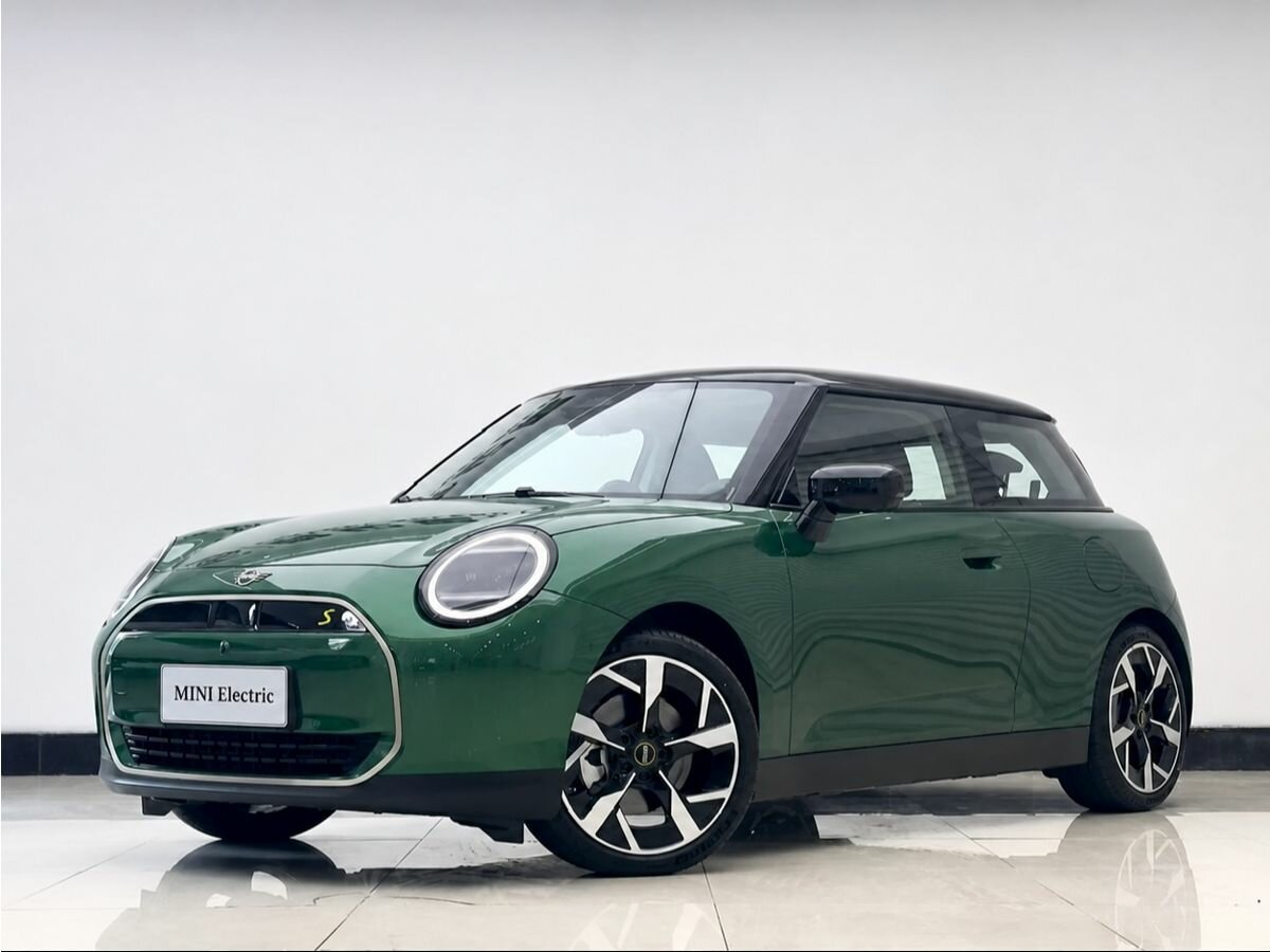 Открыть фотографии: Mini Hatch IV (F65/F66/J01)