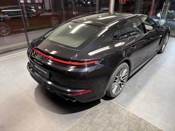 2026 Porsche Panamera 4 E-Hybrid Executive III, чёрный, 26990000 рублей - вид 12