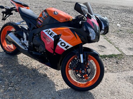 2008 Honda CBR 1000 RR/RA Fireblade, оранжевый, 750000 рублей, вид 3