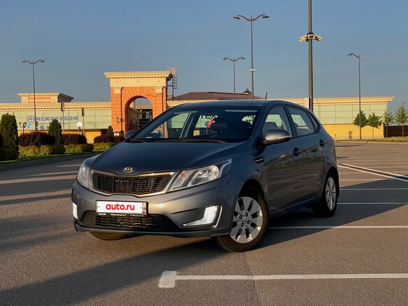 2013 Kia Rio 5-speed III, голубой, 700000 рублей