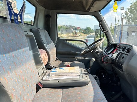 1998 Fuso (Mitsubishi) Canter, белый, 2725000 рублей, вид 4