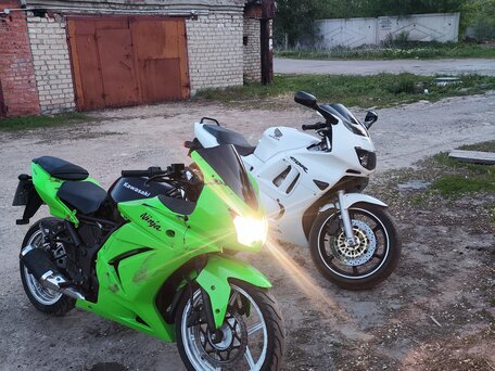 2011 Kawasaki Ninja 250R, белый, 300000 рублей, вид 3