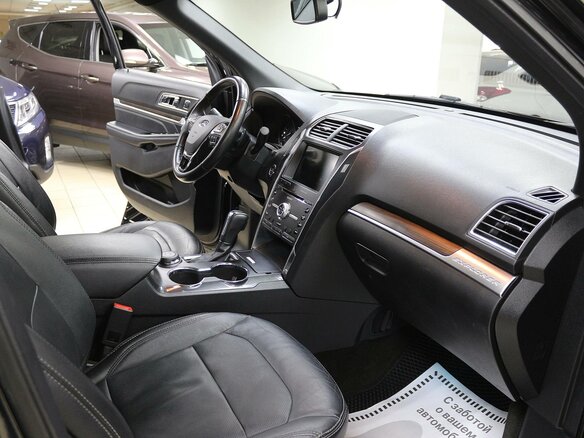 2018 Ford Explorer V Рестайлинг, чёрный - вид 11