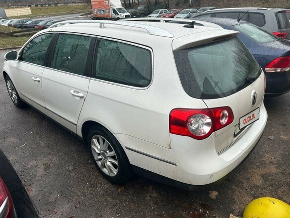 2009 Volkswagen Passat B6, белый, 1050000 рублей - вид 3