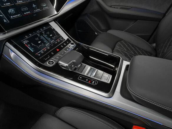 2026 Audi Q7 50 TDI II (4M) Рестайлинг 2, серый, 14670000 рублей - вид 21