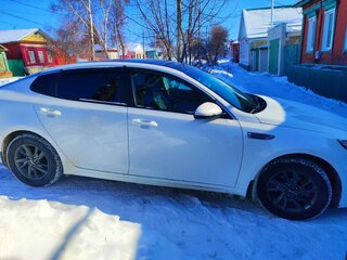 2019 Kia Optima IV Рестайлинг, белый, 2200000 рублей, вид 4