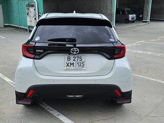 2020 Toyota Yaris IV, белый, 1410000 рублей, вид 4