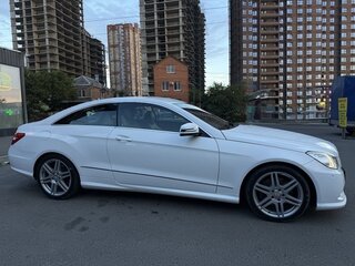 2012 Mercedes-Benz E-Класс 200 7G-Tronic IV (W212, S212, C207), белый, 1550000 рублей, вид 3