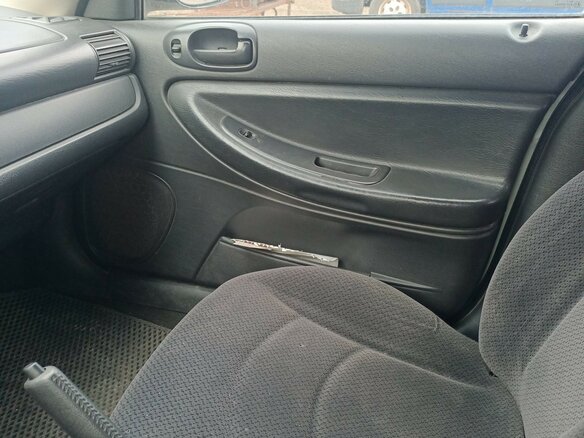 2005 Dodge Stratus II Рестайлинг, серебристый, 350000 рублей - вид 4