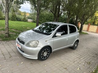 2001 Toyota Vitz I (P10), серый, 330000 рублей, вид 1