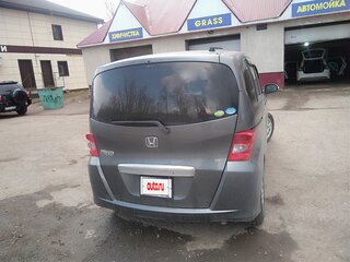 2011 Honda Freed I, серый, 1400000 рублей, вид 4