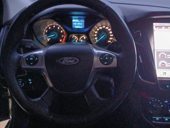 2011 Ford Focus III, коричневый, 1000000 рублей - вид 8