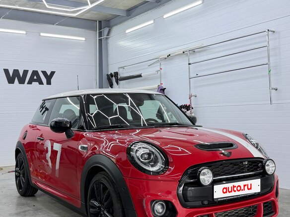 2020 Mini Hatch Cooper S III (F55/F56) Рестайлинг, красный, 3200000 рублей - вид 1