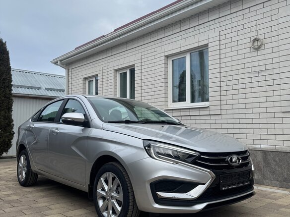 2024 Lada (ВАЗ) Vesta I Рестайлинг (NG), серебристый, 1810000 рублей - вид 2