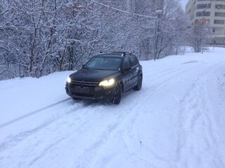 2011 Volkswagen Tiguan I Рестайлинг, чёрный, 1500000 рублей, вид 2