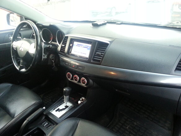2008 Mitsubishi Lancer X, чёрный, 920000 рублей - вид 3