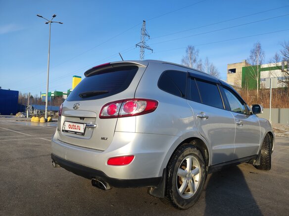 2011 Hyundai Santa Fe II Рестайлинг, серебристый, 1590000 рублей - вид 1