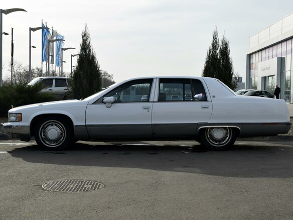 1993 Cadillac Fleetwood II, серый - вид 4