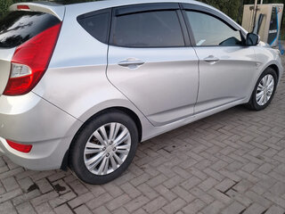 2012 Hyundai Solaris I, серебристый, 650000 рублей, вид 4
