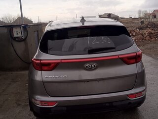 2018 Kia Sportage IV, серый, 2200000 рублей, вид 3