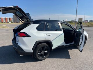 2022 Toyota RAV4 V (XA50), белый, 4000000 рублей, вид 4