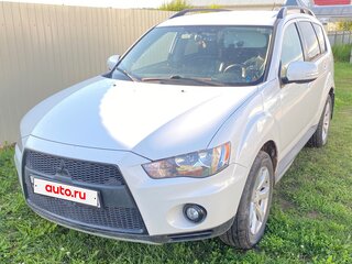2012 Mitsubishi Outlander II Рестайлинг, белый, 1300000 рублей, вид 1