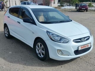 2013 Hyundai Solaris I, белый, 500000 рублей, вид 2