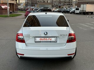 2018 Skoda Octavia III (A7) Рестайлинг, белый, 1740000 рублей, вид 3