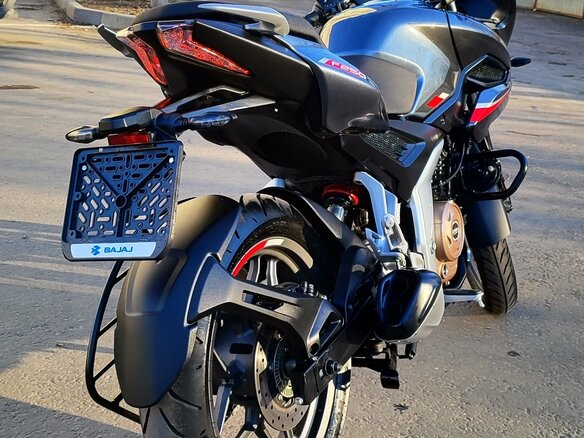 2022 Bajaj Pulsar N250, чёрный - вид 15