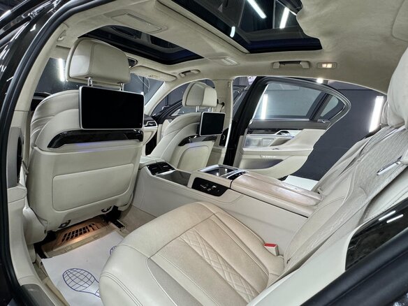 2015 BMW 7 серии Long 750Li xDrive VI (G11/G12), коричневый, 3800000 рублей - вид 33