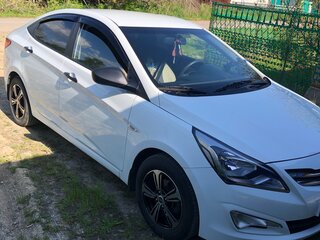 2015 Hyundai Solaris I Рестайлинг, белый, 1350000 рублей, вид 1