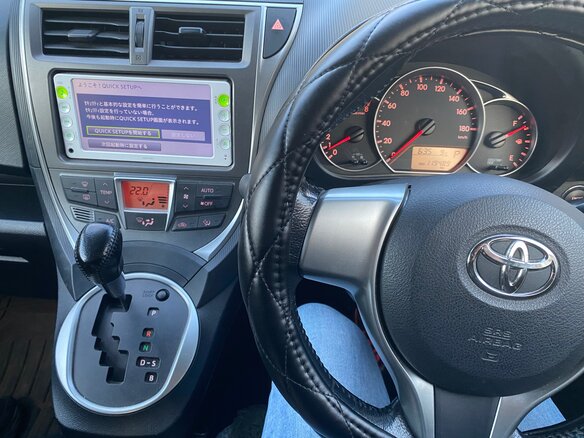 2011 Toyota Ractis II, белый, 990000 рублей - вид 4