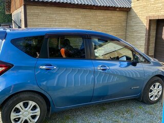 2017 Nissan Note e-Power II Рестайлинг, синий, 1350000 рублей, вид 2