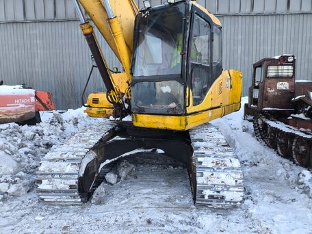 2010 Komatsu PC200-7, жёлтый, 1800000 рублей, вид 4